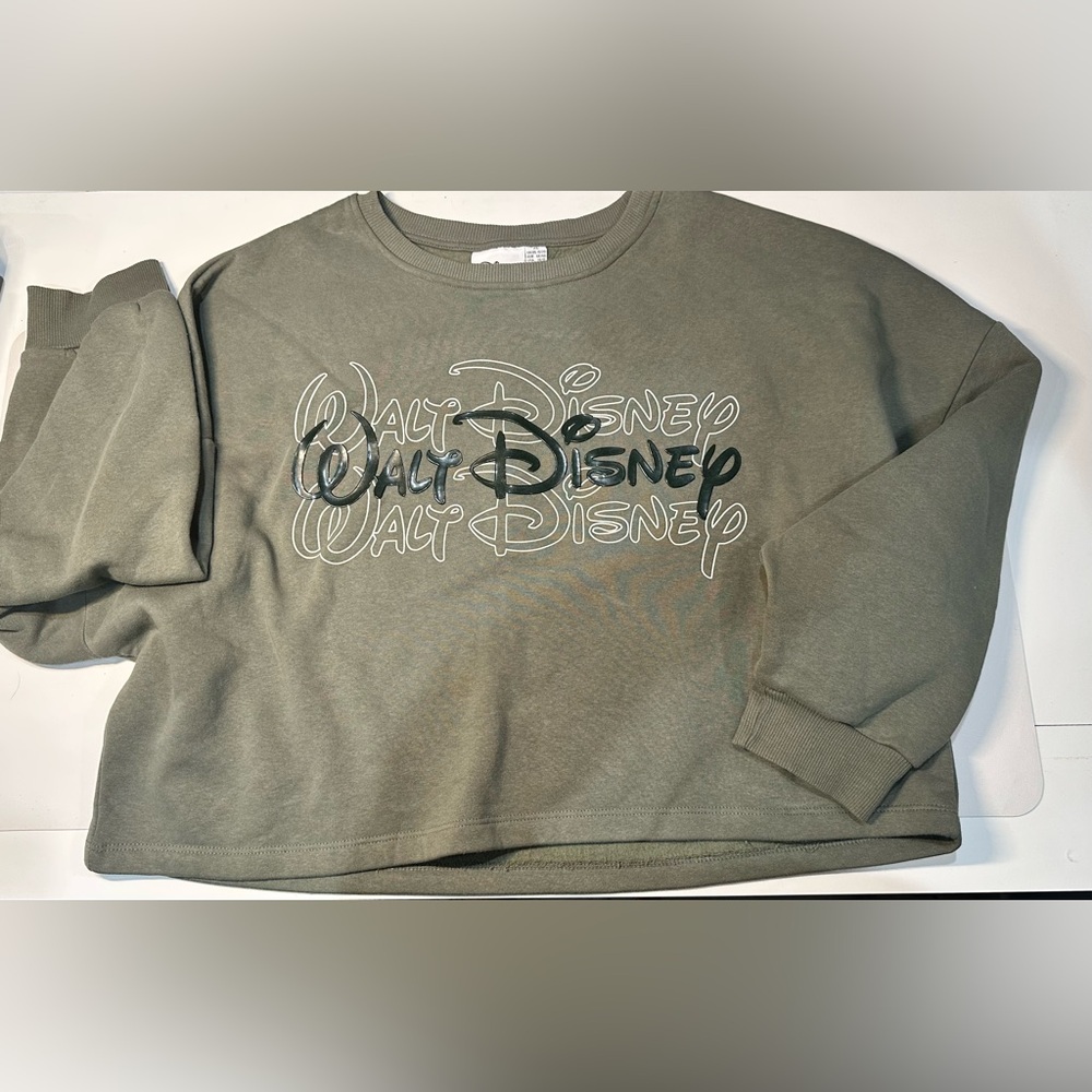 Walt Disney Cropped Sweater Loose Boxy Disneyland XL 14/16 Mickey Minnie Baggy